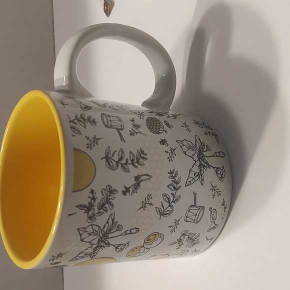 Winnie-the-Pooh With Honey Comb and Leaves Background 16oz Ceramic Mug - Picture 3 of 6